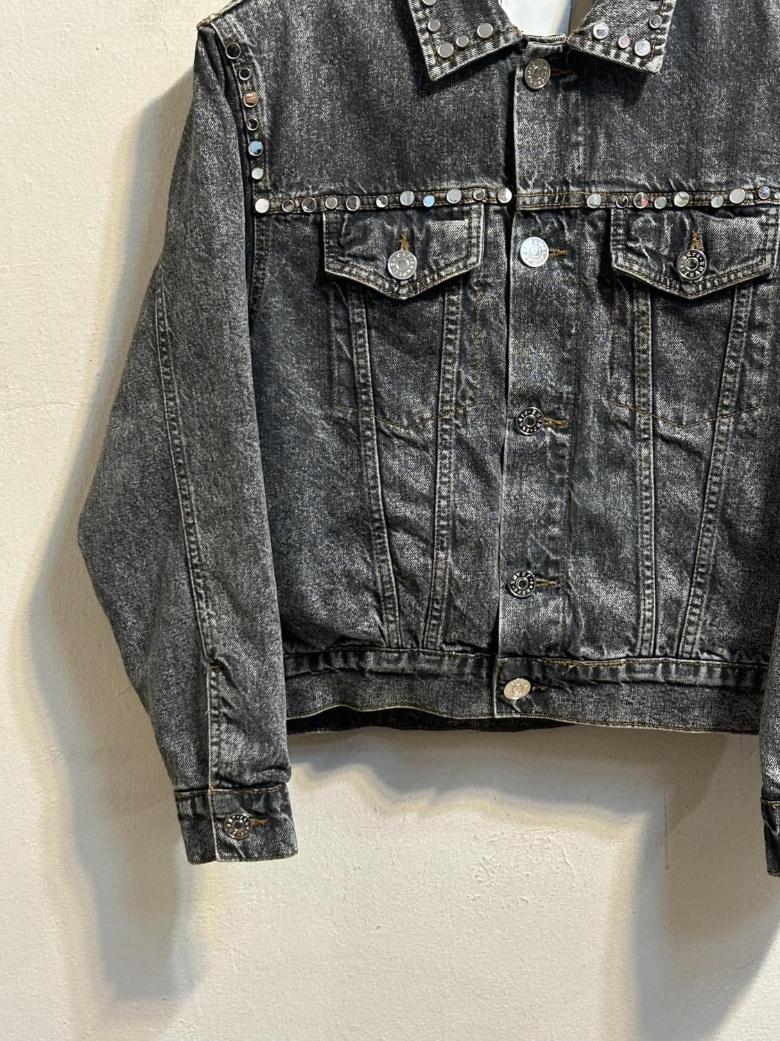 산드로 미러 워시드 블랙 데님 자켓 상품이미지4