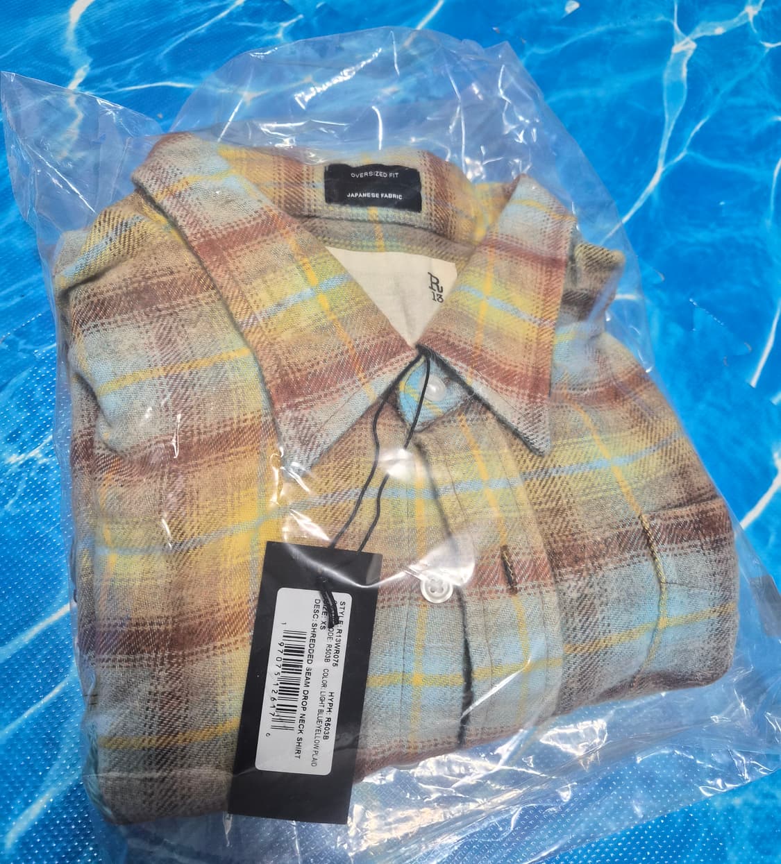 [미사용신품] R13 알써틴 슈레디드 심드롭 넥셔츠 블루옐로우 상품이미지2