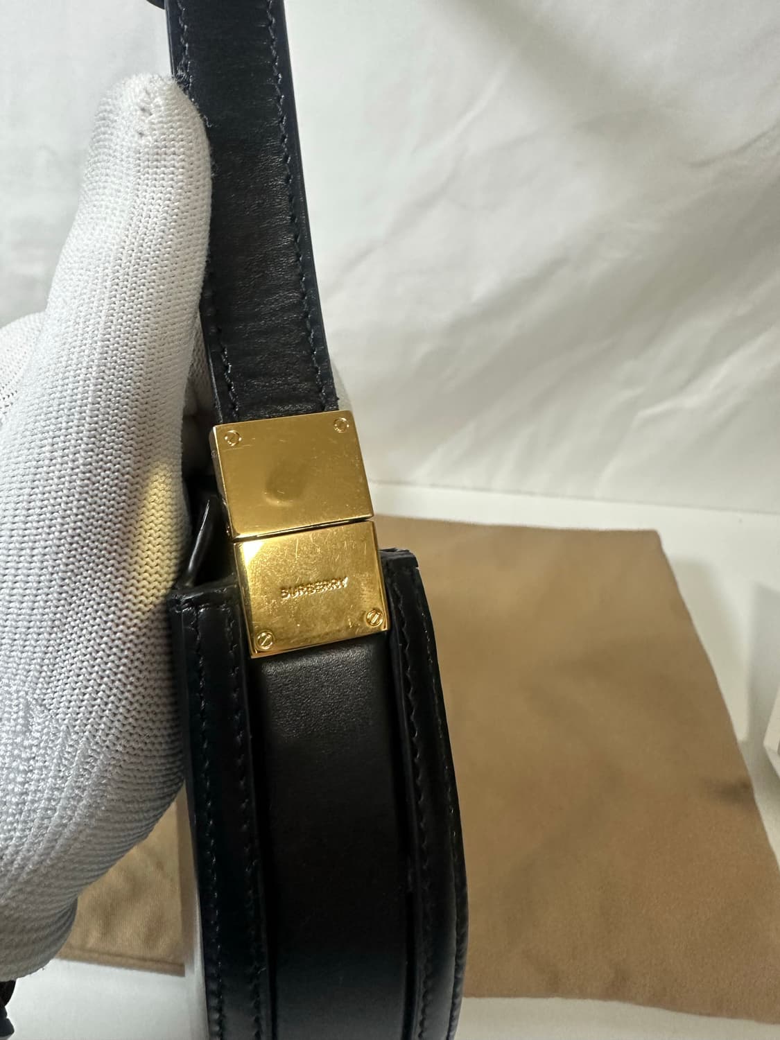 버버리 올림피아 미니숄더백 블랙 (OS) 상품이미지7