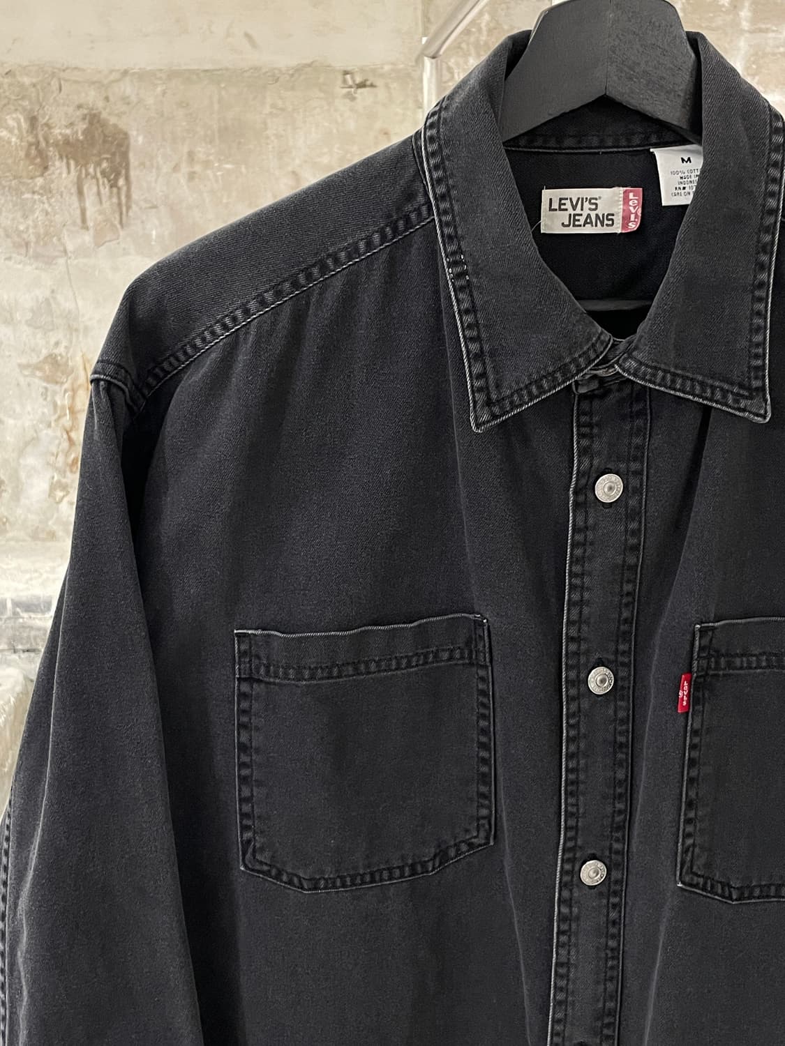 리바이스 레드탭 흑청 체스트 포켓 데님 셔츠 상품이미지2