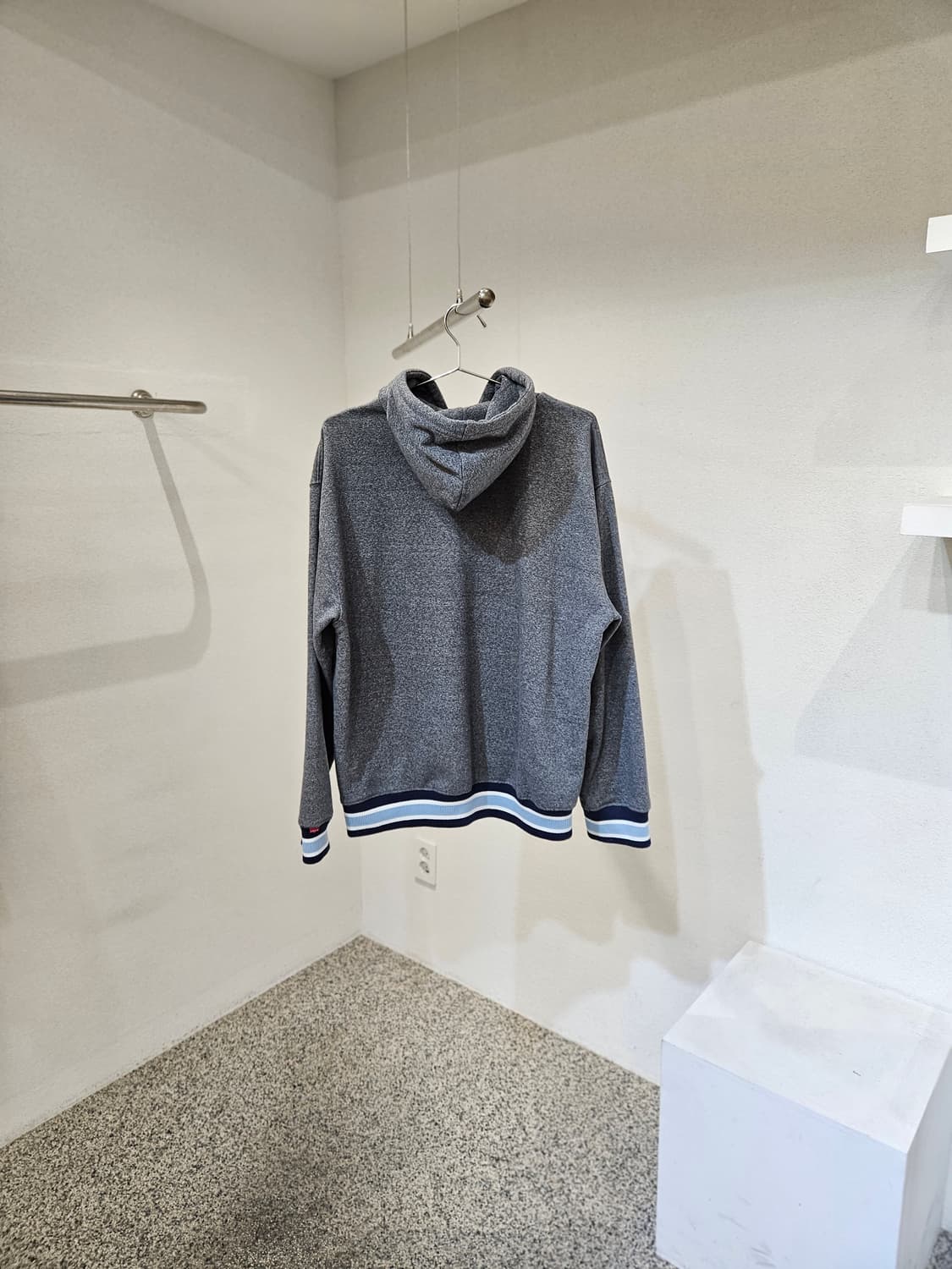 리바이스 로고자수 후드티 상품이미지2