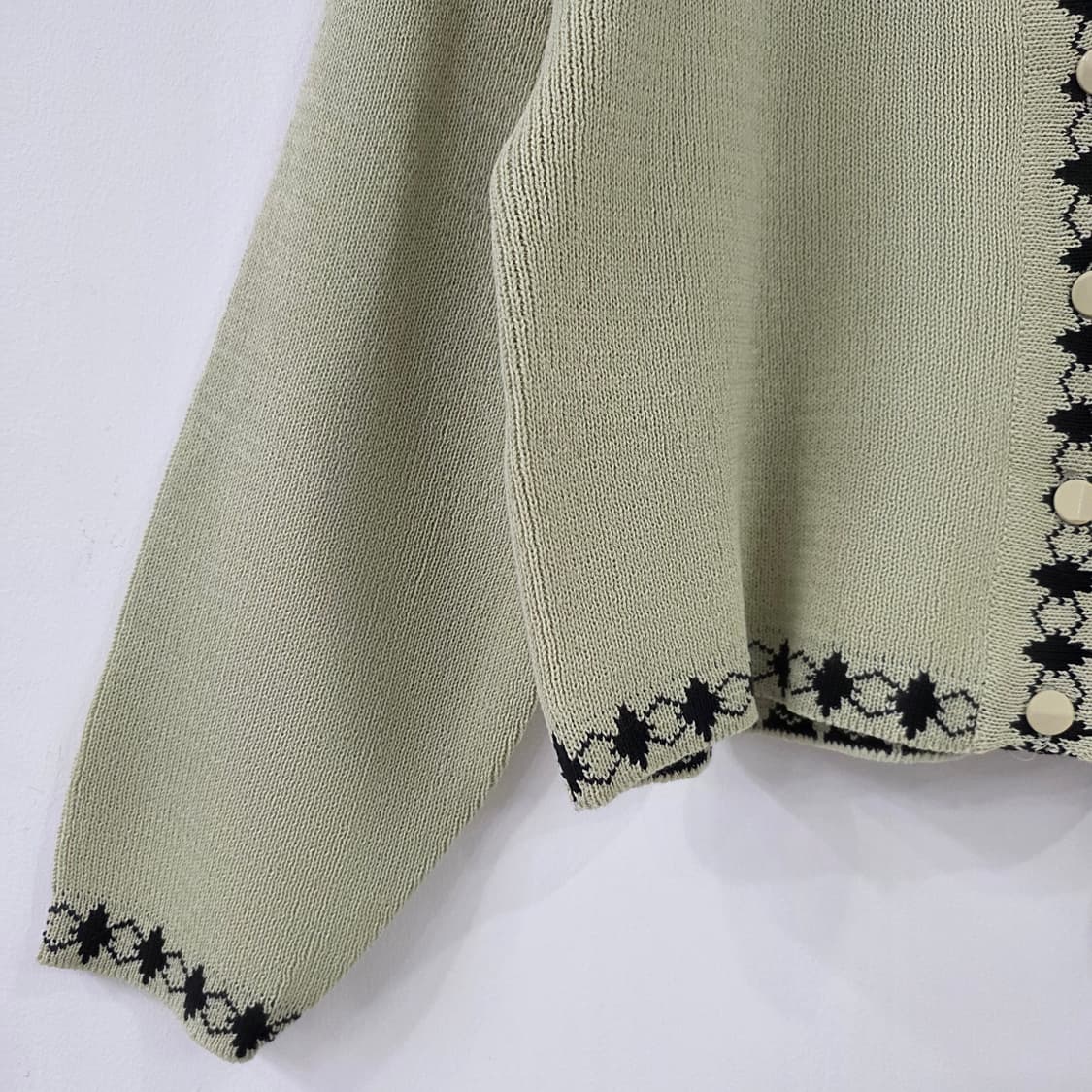 ZIBITTO 라이트카키 배색 자수 라운드 가디건 상품이미지5