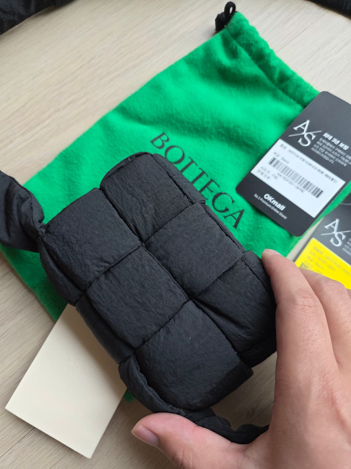 [풀구성,새상품급]보테가베네타 패딩 카세트백 블랙 상품이미지3