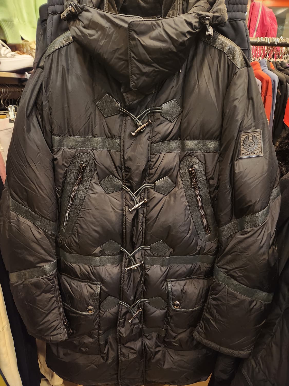 벨스타프 남성 블랙패딩 점퍼 상품이미지1