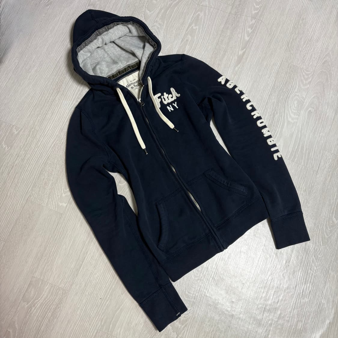 대대장) 아베크롬비 네이비 스펠아웃 딱붙 후드집업 상품이미지1