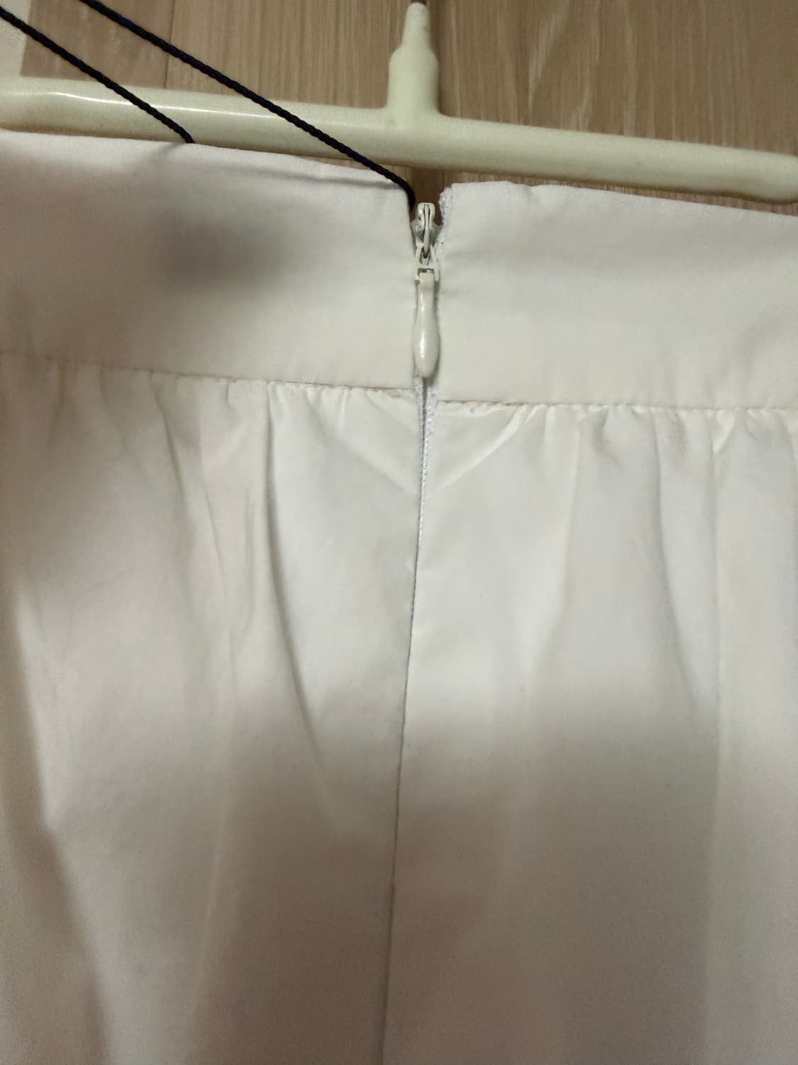 토템 A라인 화이트 롱스커트 상품이미지6