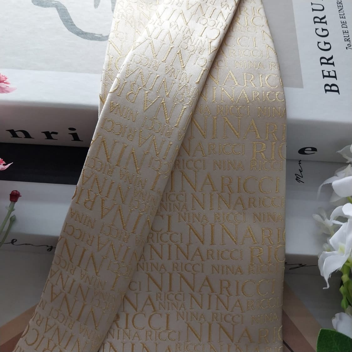 니나리치 실크 아이보리 로고 자수 넥타이 9.1cm A+등급 K1442
 상품이미지3