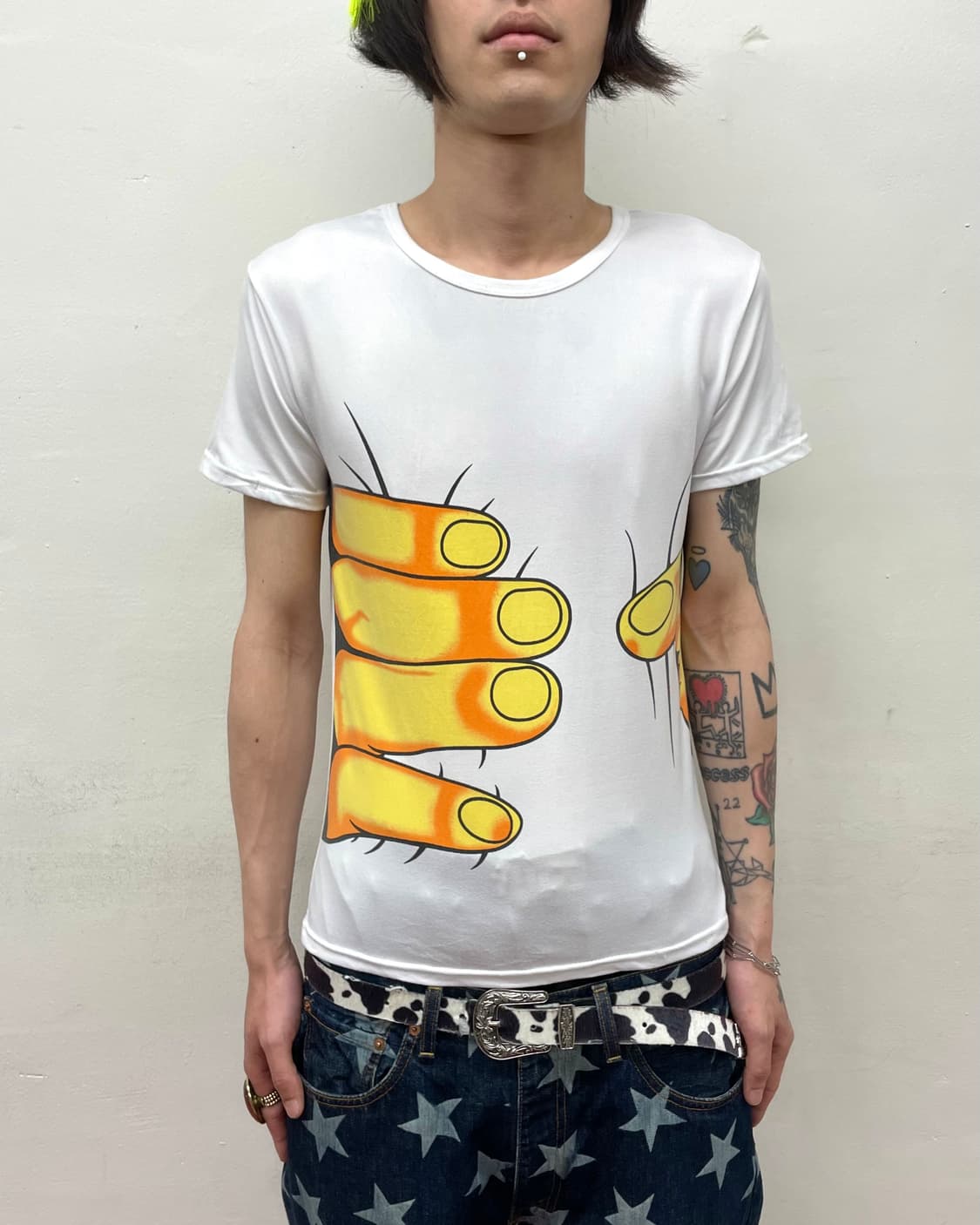 giant finger T-shirt  상품이미지1