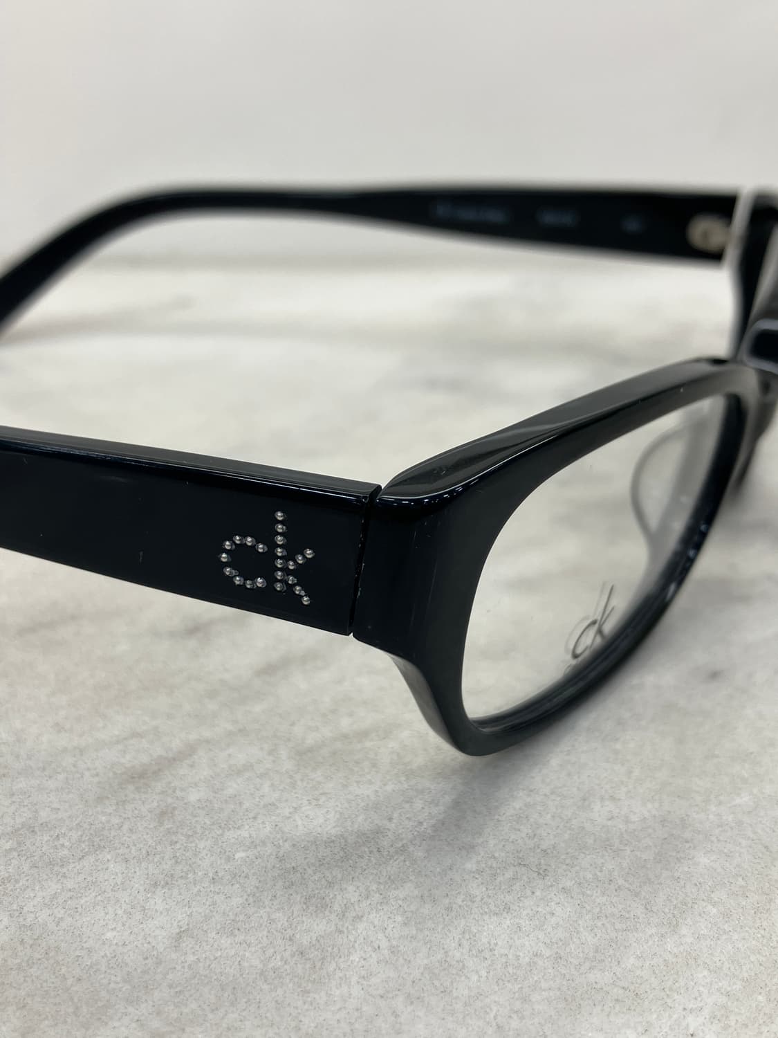 캘빈클라인 CK 블랙 소프트 스퀘어 뿔테 안경 상품이미지9