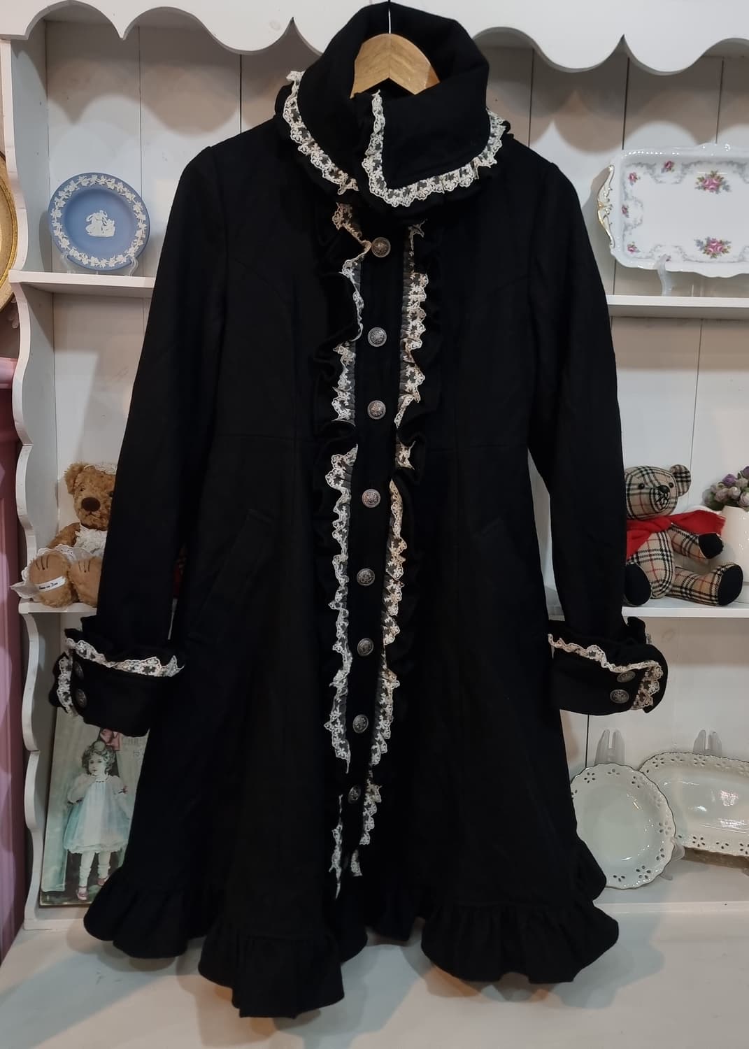 PUTUMAYO(푸투마요) 블랙 고딕 로맨틱 레이스 프릴 롱코트 상품이미지3