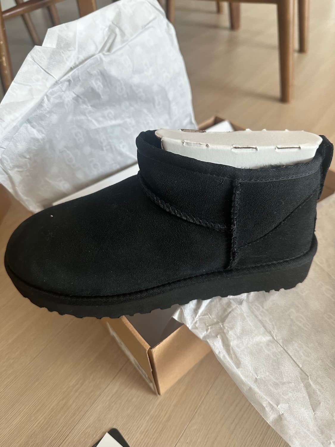 (W) 어그 클래식 울트라 미니 부츠 블랙 상품이미지1