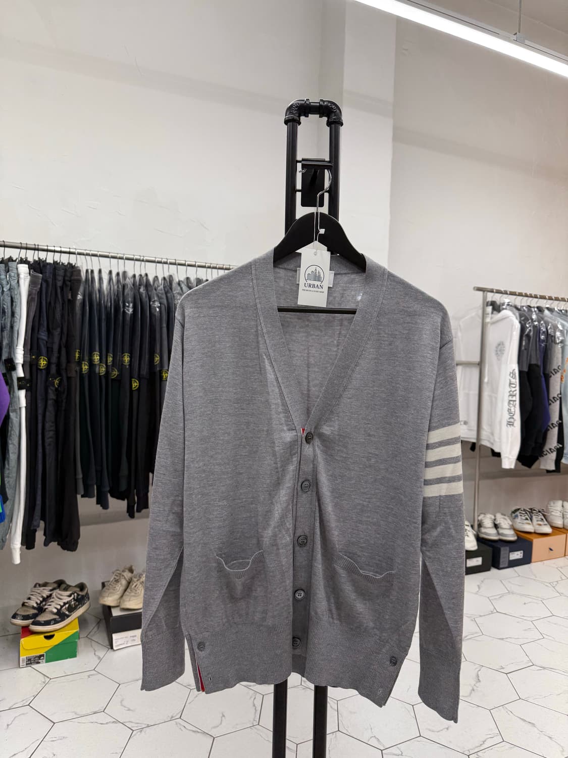 [4] 톰브라운 사선완장 메리노 울 가디건 상품이미지1