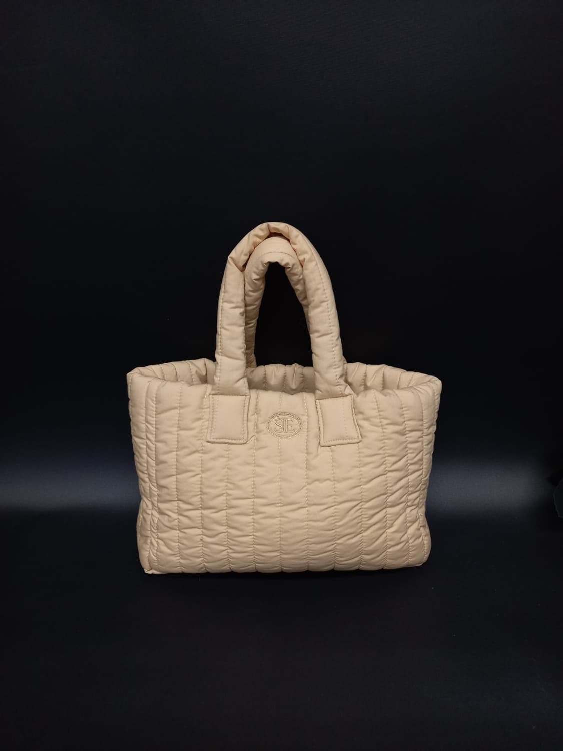 씨엔느 패딩 퀄팅 토트백 상품이미지1