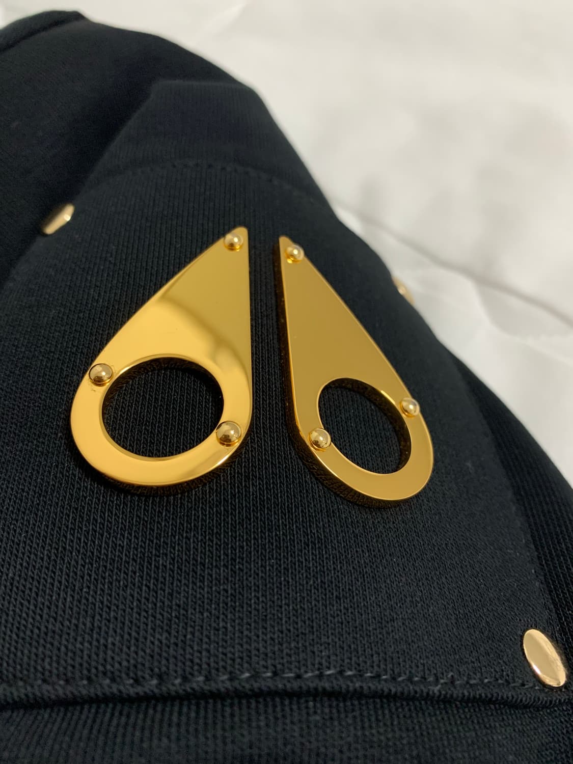 무스너클 버니스웨터 금장 상품이미지2