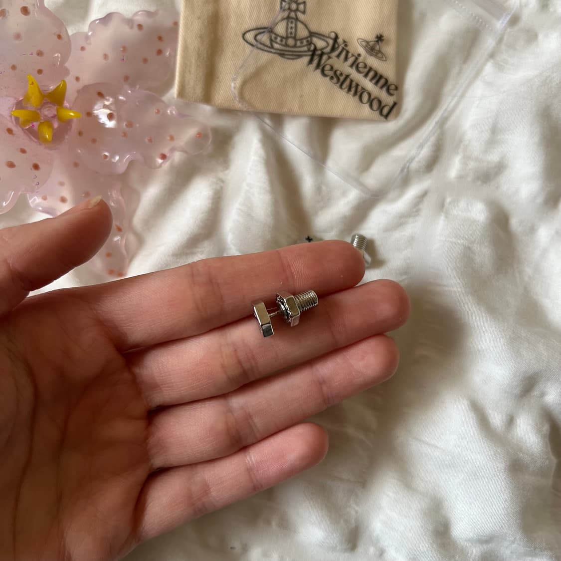 비비안웨스트우드 아델 볼트 이어링 상품이미지9
