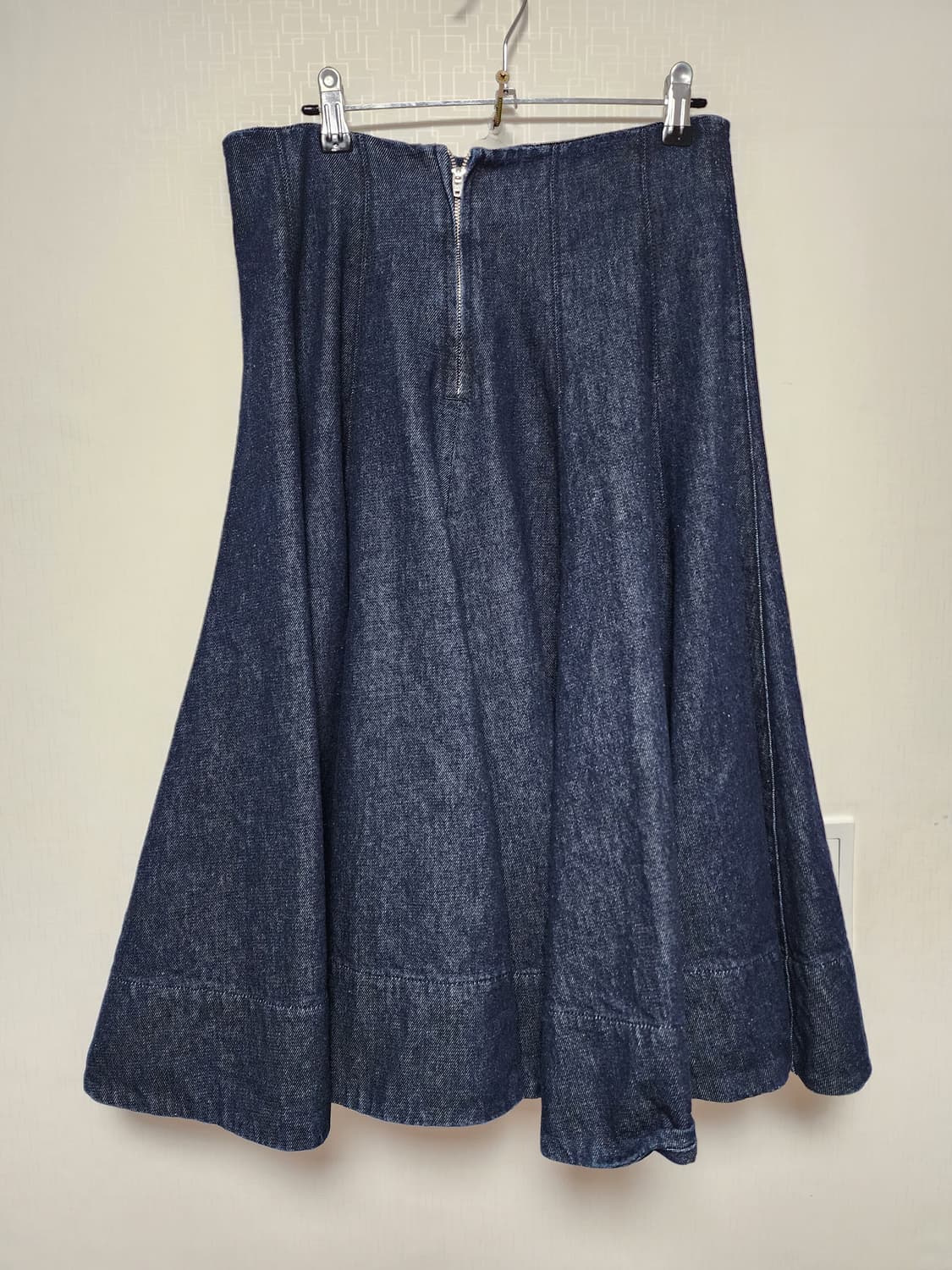 코스 볼류미너스 플리티드 데님 미디 스커트 상품이미지2