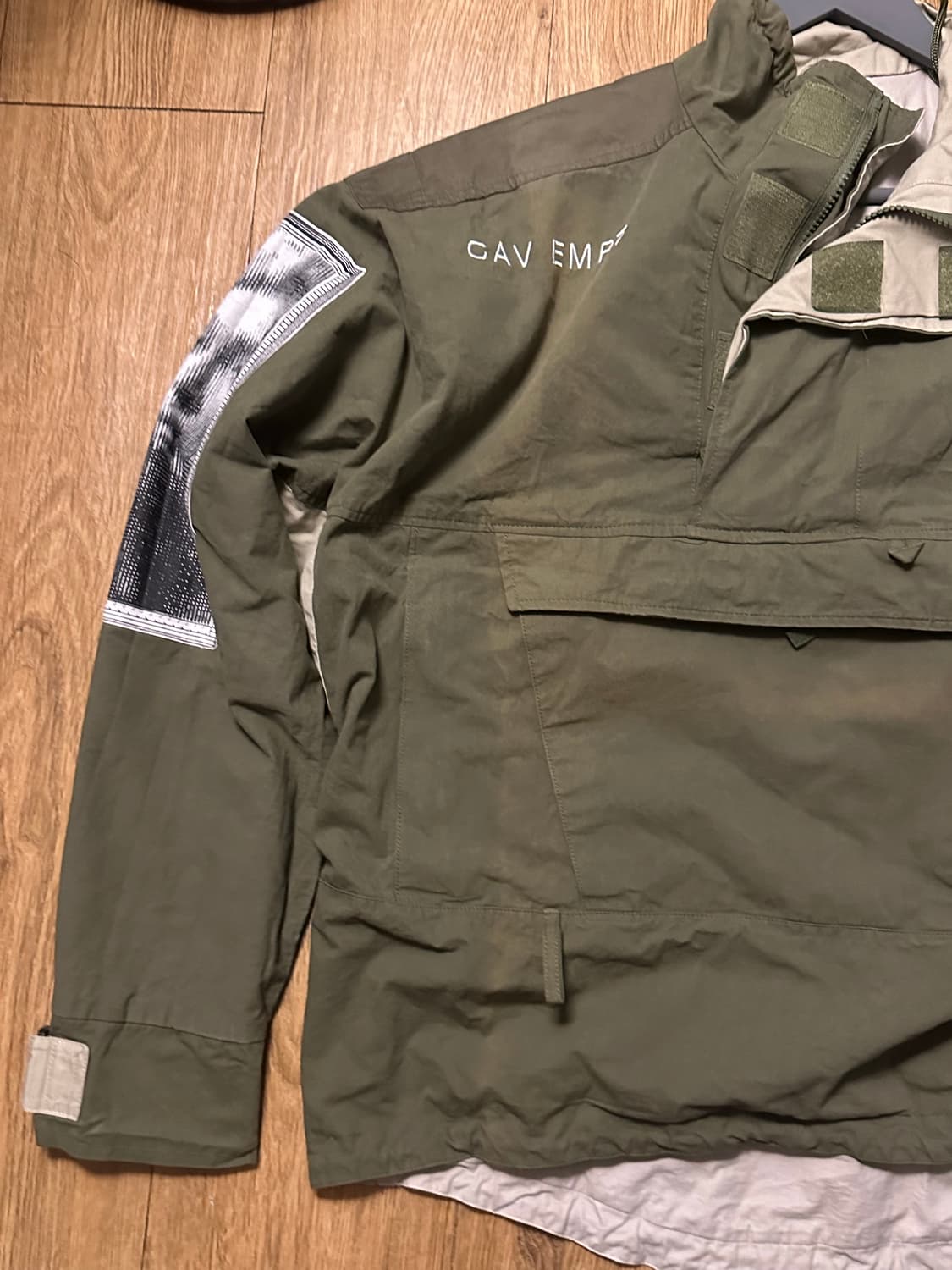 카브엠트 CAV EMPT 카키 아노락 자켓 L정도 상품이미지2