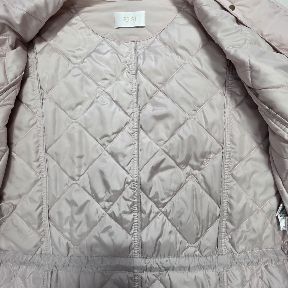 0712 [에스제이에스제이]한섬 리본 포인트 퀼팅자켓 23ss 상품이미지4