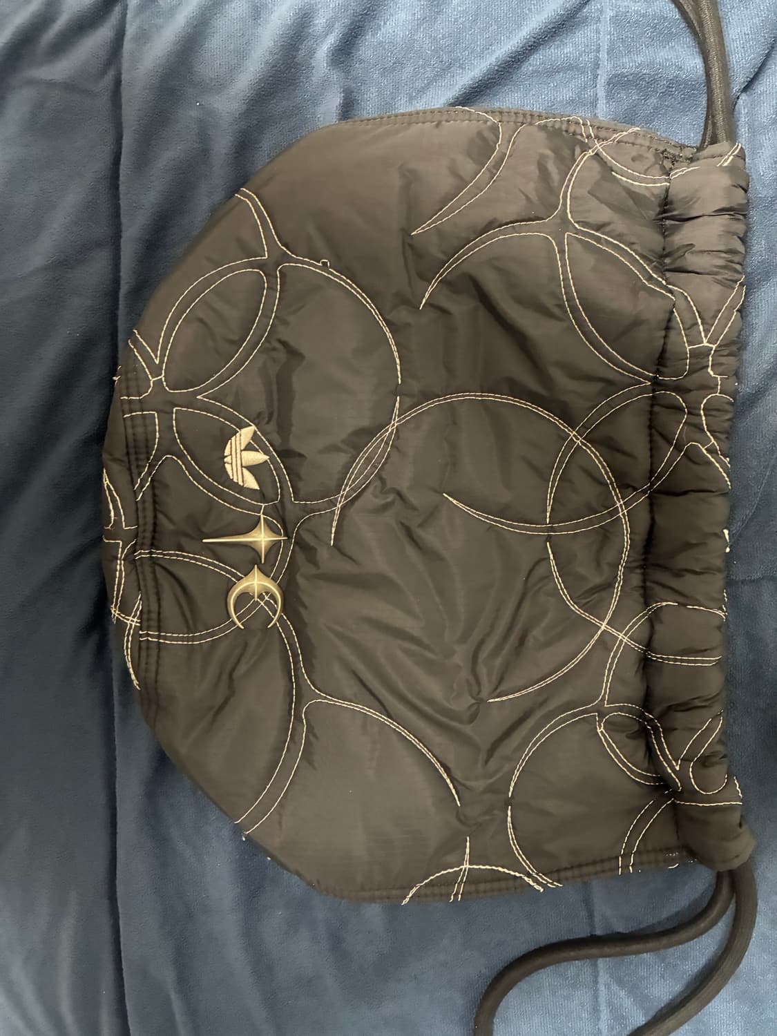 아디다스 x 떠그 클럽 패디드 백 블랙 상품이미지6