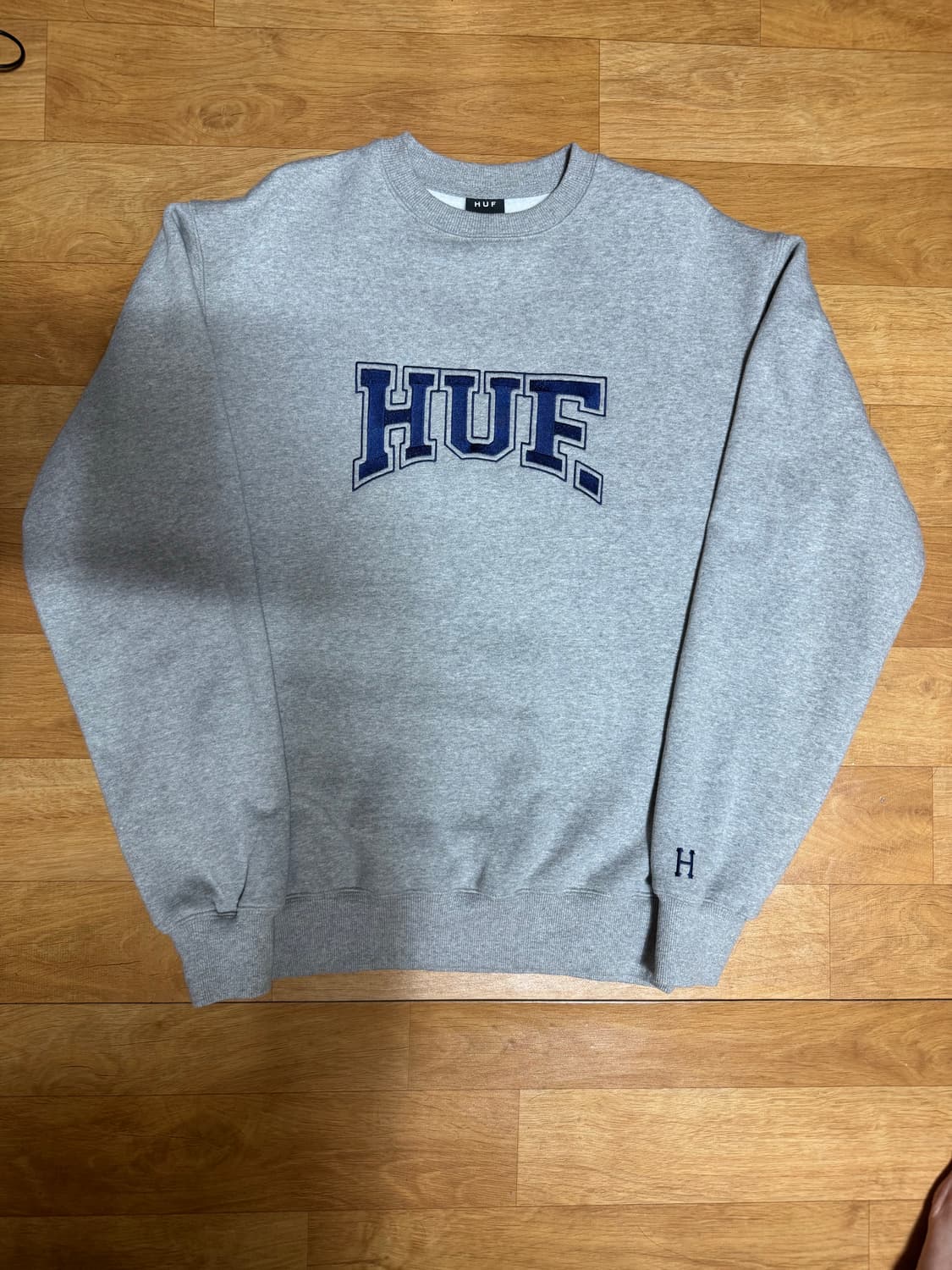 HUF 아치로고 스웻셔츠 그레이 상품이미지1