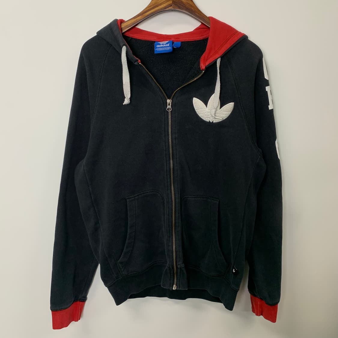 아디다스 덤블로고 블랙 후드집업 상품이미지2