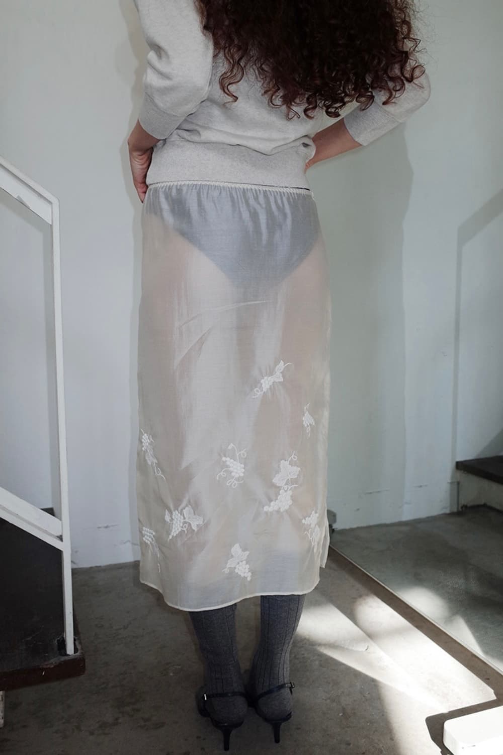 프레클 needlepoint sheer midi skirt  상품이미지1