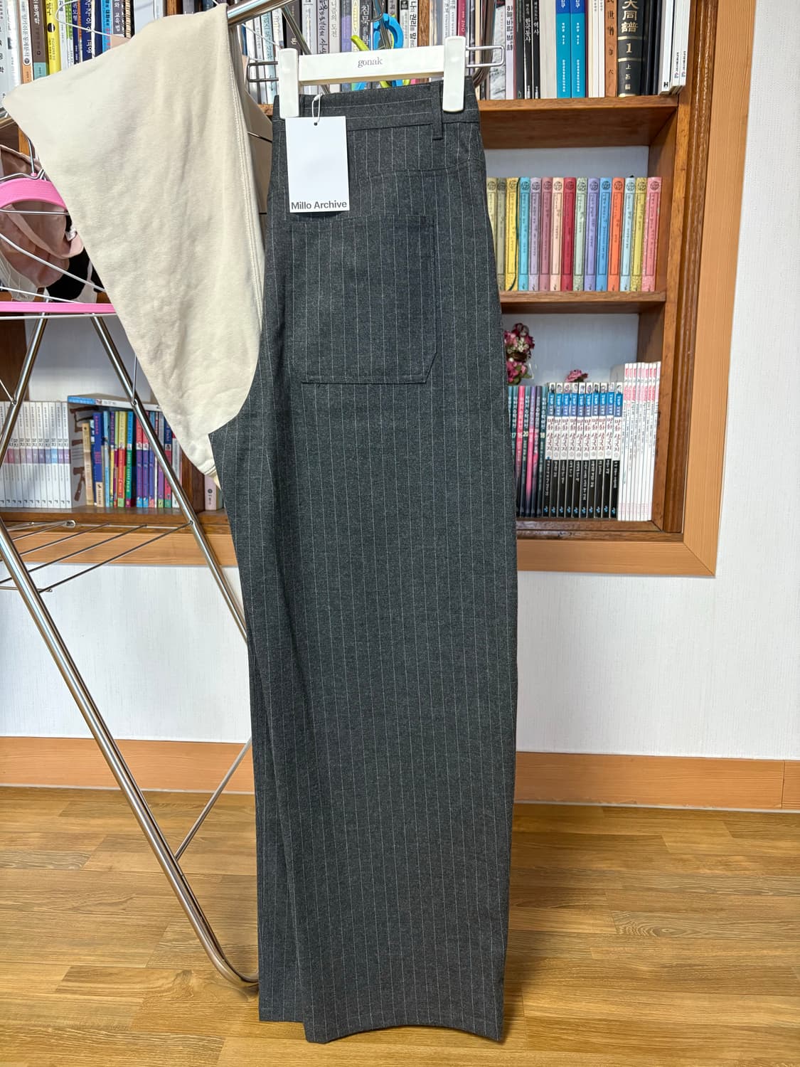 밀로 아카이브 리플렉트 스트라이프 울 슬랙스 상품이미지2