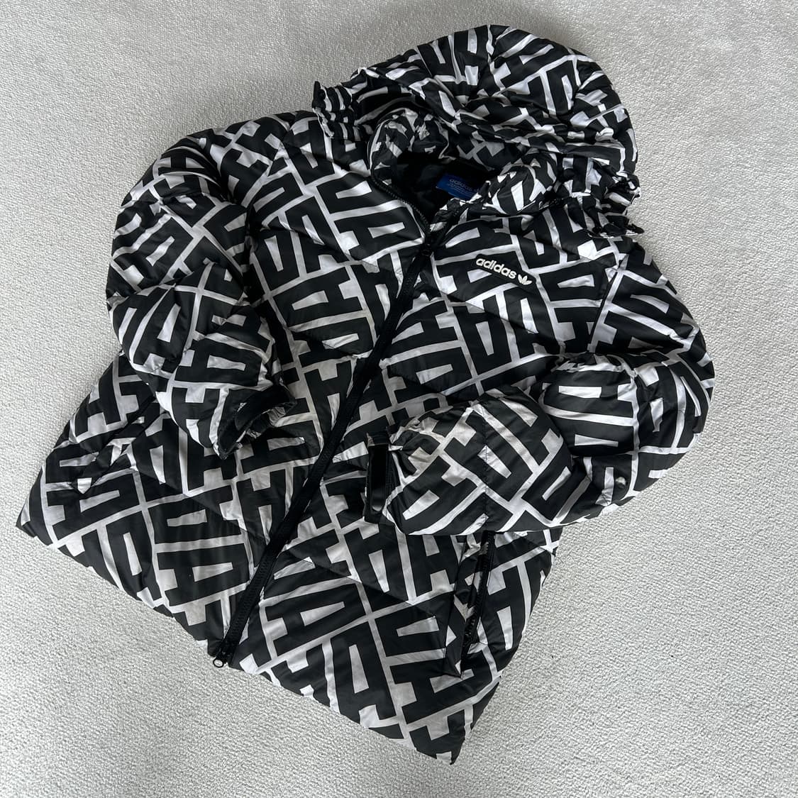 아디다스 블랙/화이트 패턴 패딩 점퍼 XL 상품이미지1