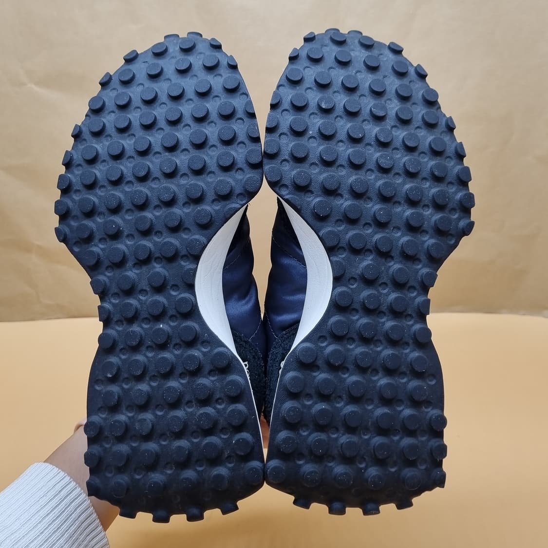 뉴발란스 327 여성운동화230  상품이미지3