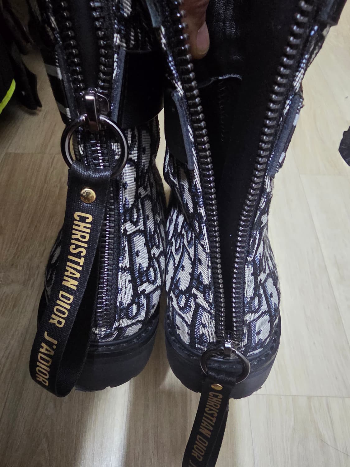 디올오블리크숏부츠 40사이즈 상품이미지4