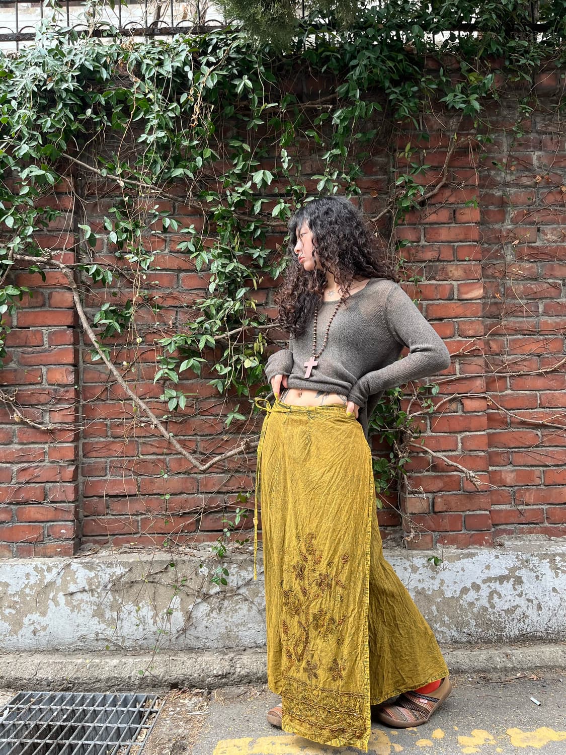 워싱 포인트 페이즐리 자수 랩 스커트 상품이미지1