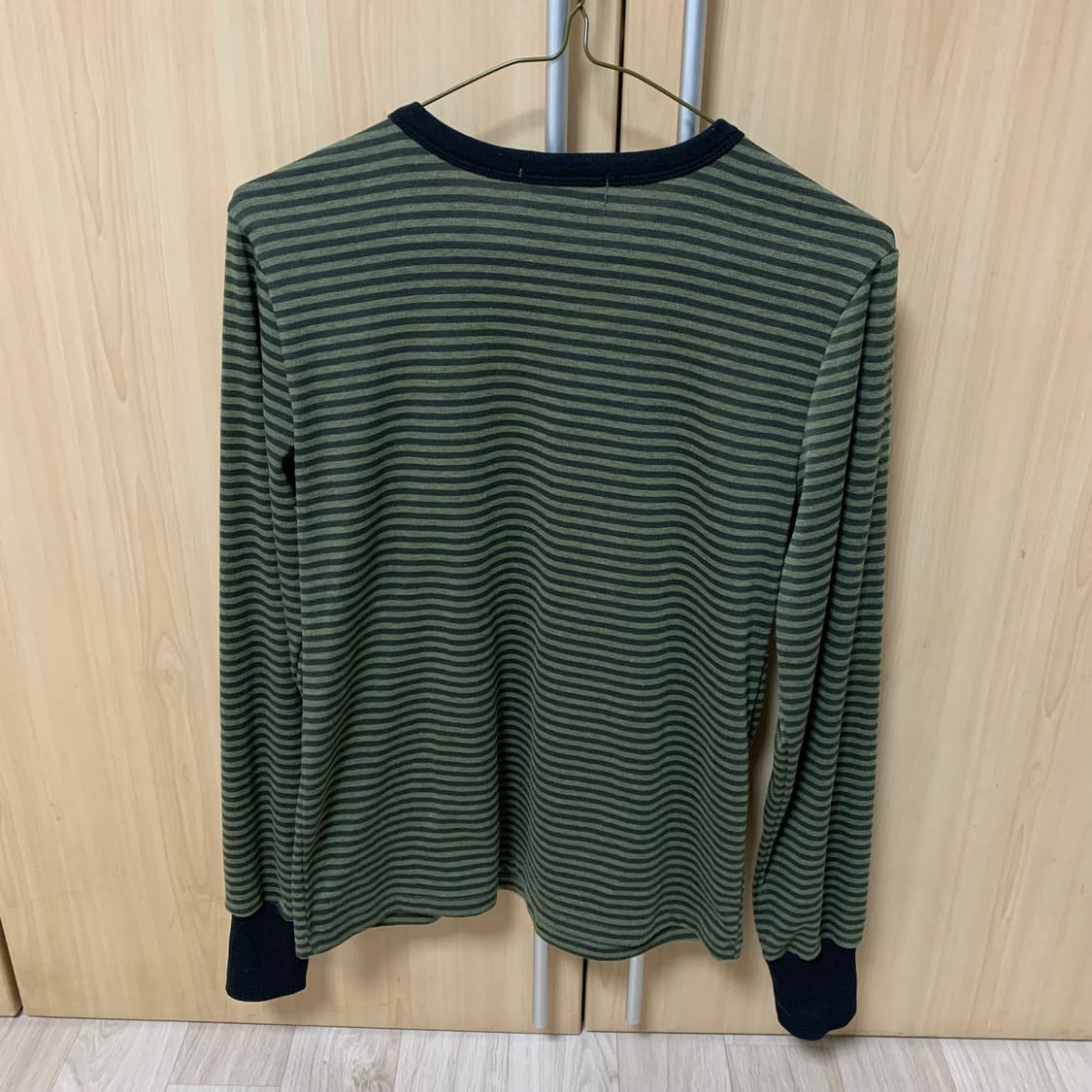 노컨텐츠 스트라이프 긴팔티 카키 상품이미지5