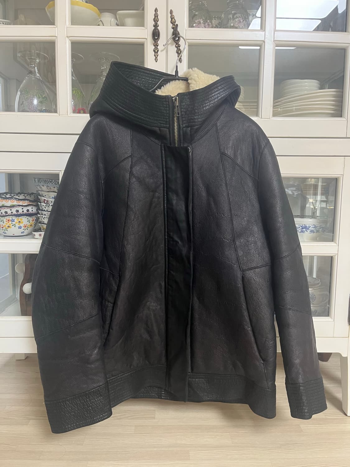 헬무트랭 천연 가죽 양털 안감 무스탕 상품이미지1