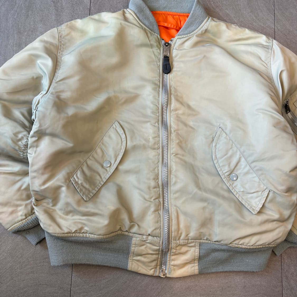 90년대 생산 알파인더스트리 라이트그레이 양면 ma-1 자켓 상품이미지4