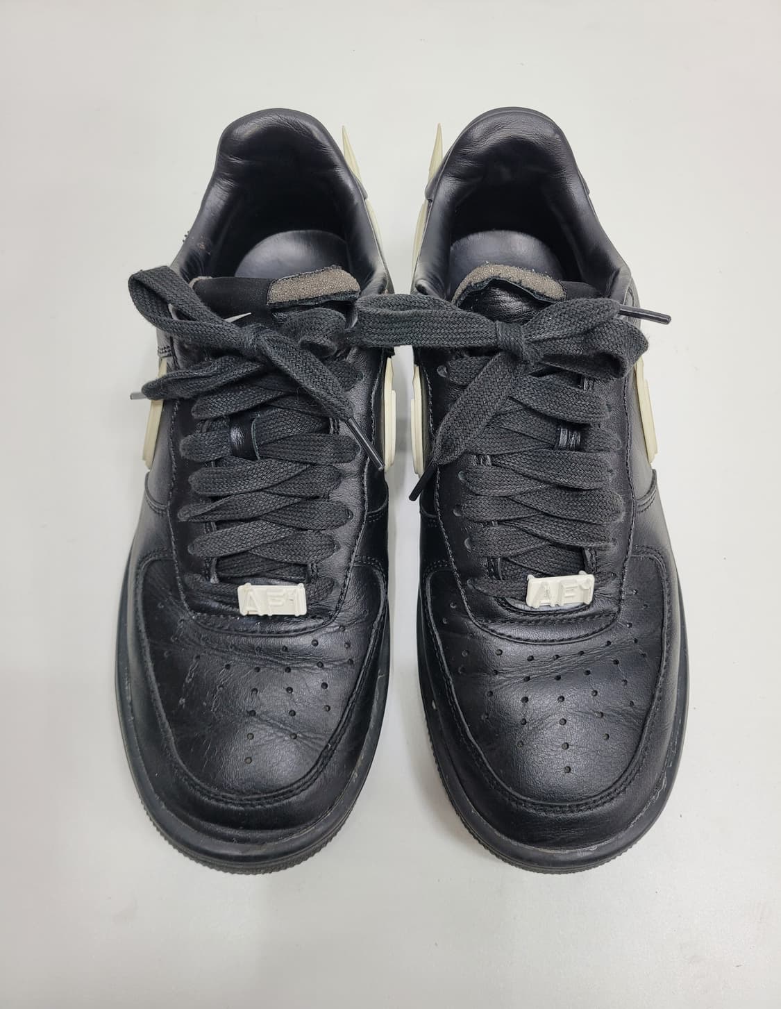 나이키 x 앰부쉬 에어포스 1 로우 SP 블랙 스니커즈 / 남 265 
 상품이미지4