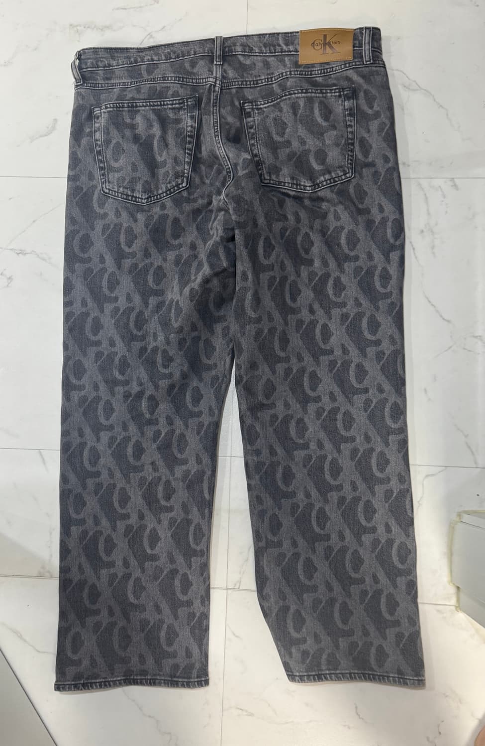 캘빈 클라인 프린팅 블랙 진 상품이미지2