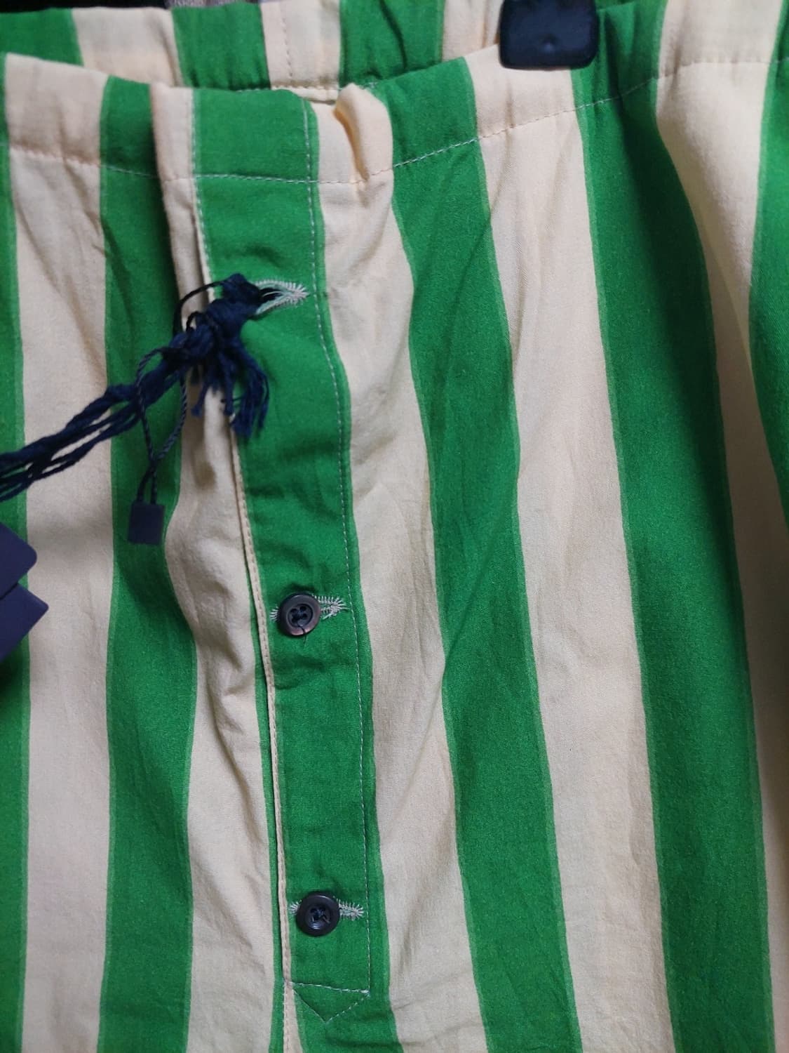 프라다 면 스트라이프 삼각로고 반바지 m 백화점판 상품이미지3