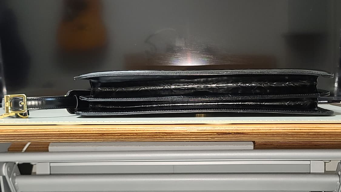 MCM 빈티지 블랙 엠보싱 가죽 서류가방 상품이미지6