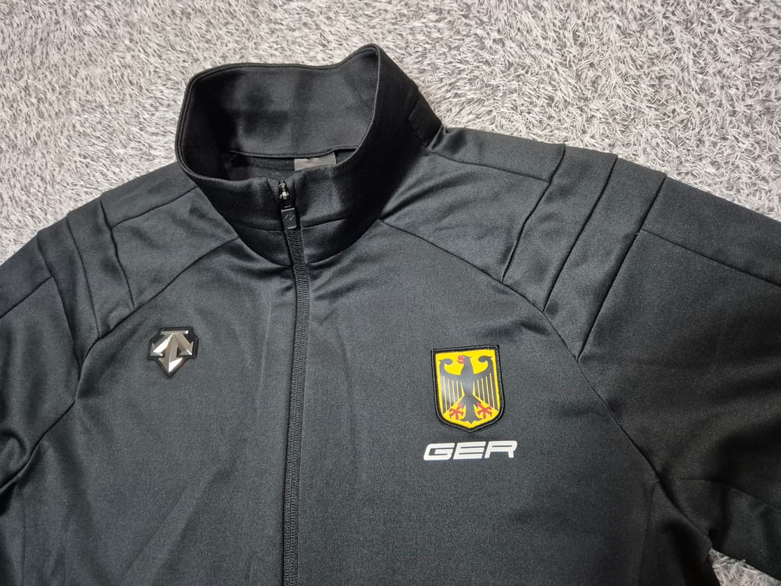데상트 남성 독일팀 라이트기모 트랙 자켓 M(95) 상품이미지2