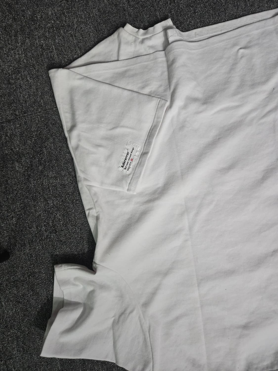 아더에러 티셔츠팝니다 상품이미지3