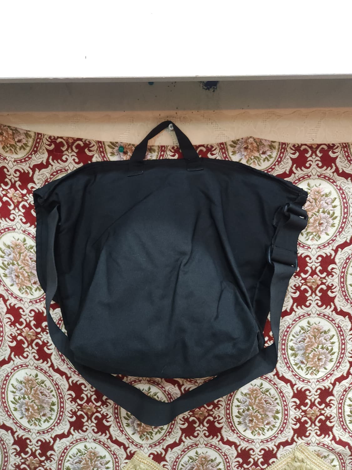 칼하트 블랙 메신저 백
​
 상품이미지3