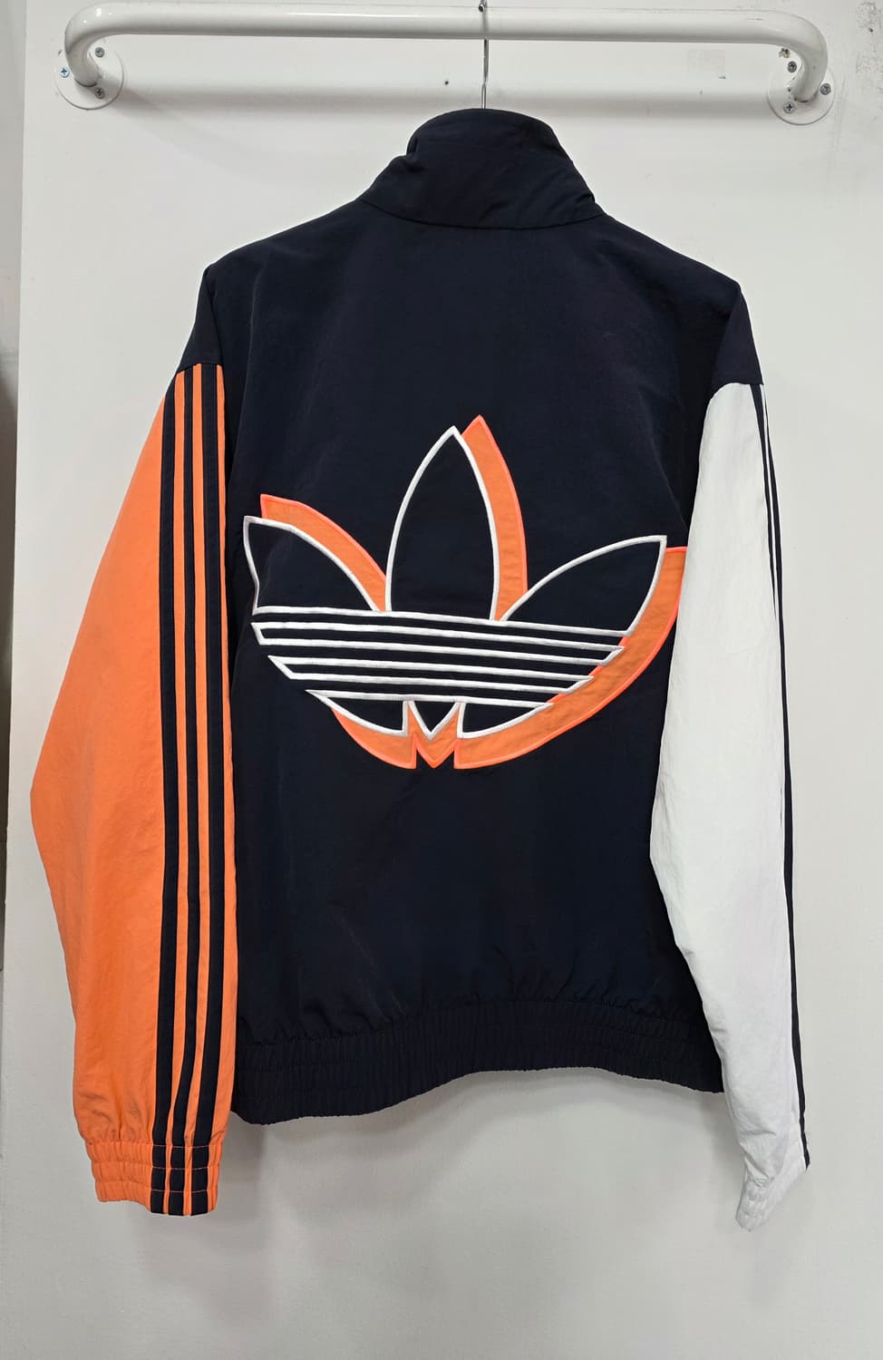 아디다스 쉐도우 트레포일 윈드브레이커 바람막이 상품이미지2