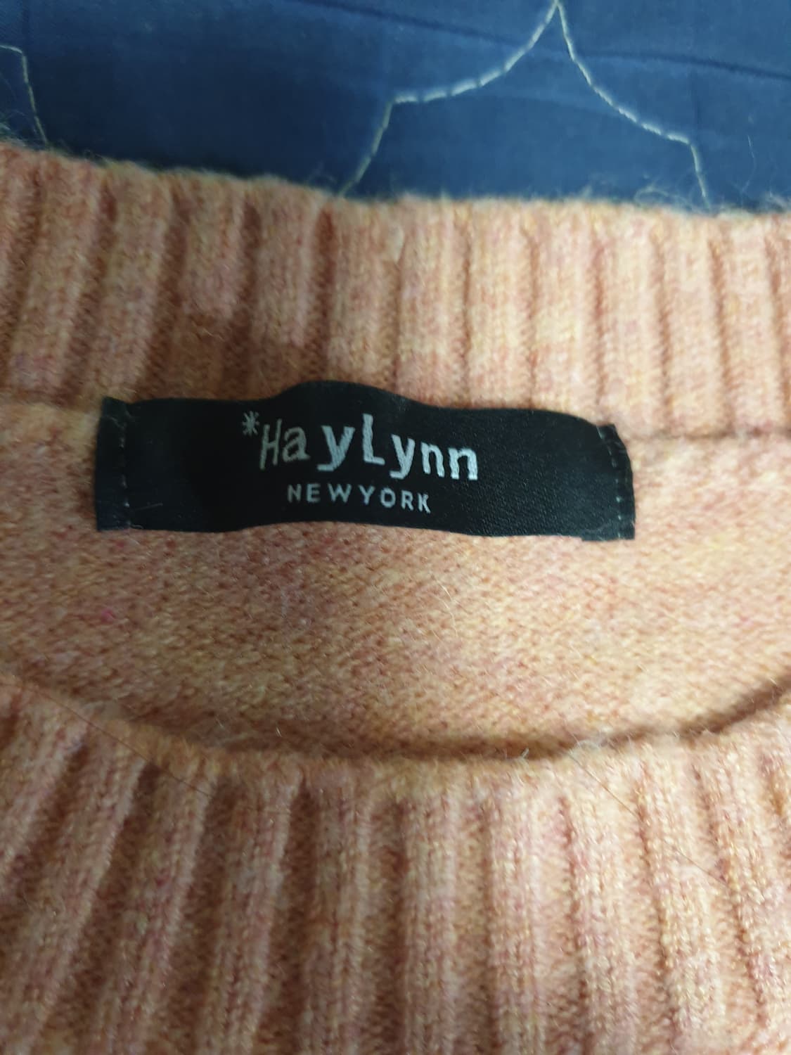 헤이린 뉴욕 캣자수 비즈 니트스웨터 피치 (F) 상품이미지2