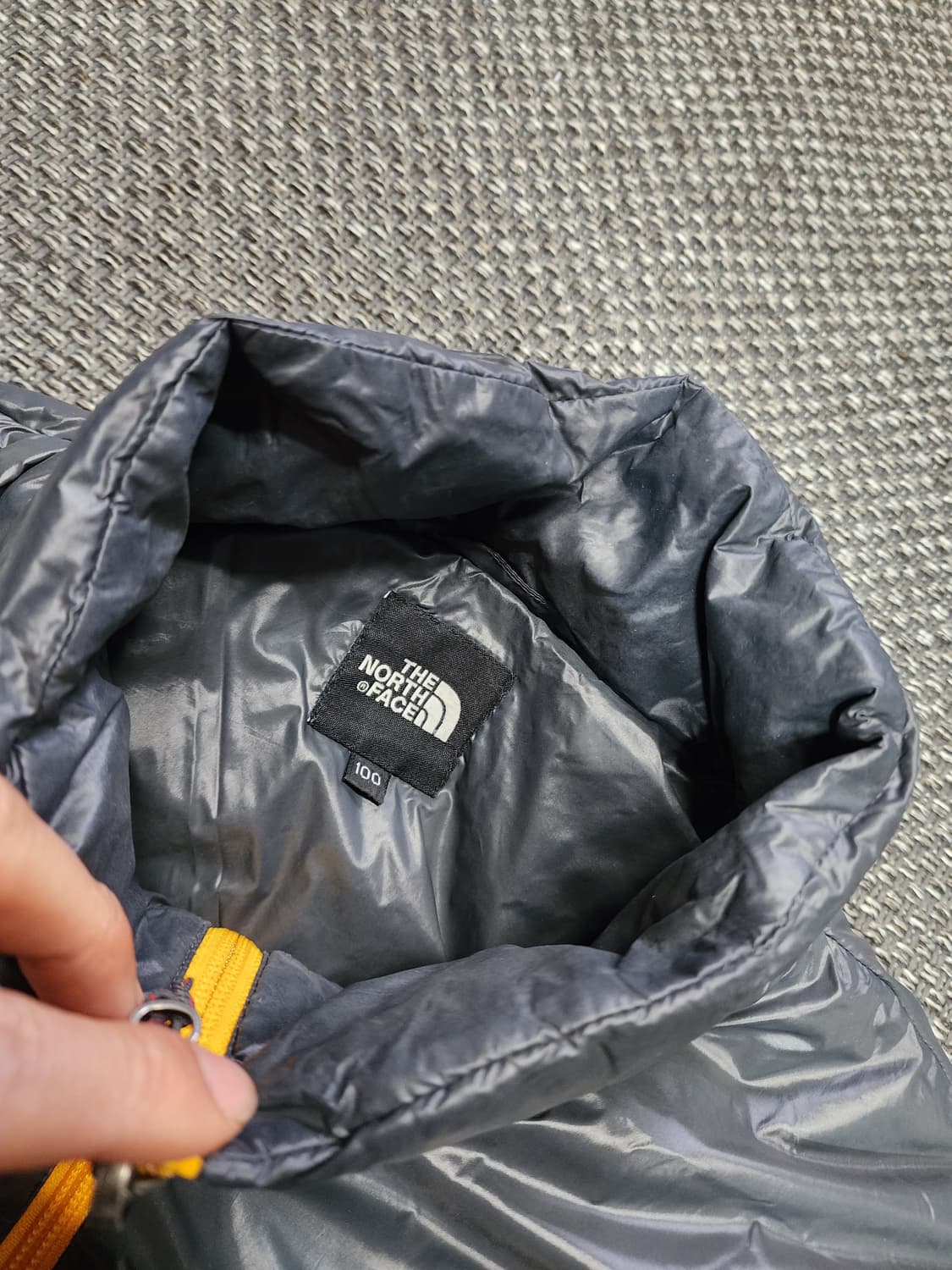 노스페이스 그레이 경량 패딩 100 L사이즈 상품이미지6