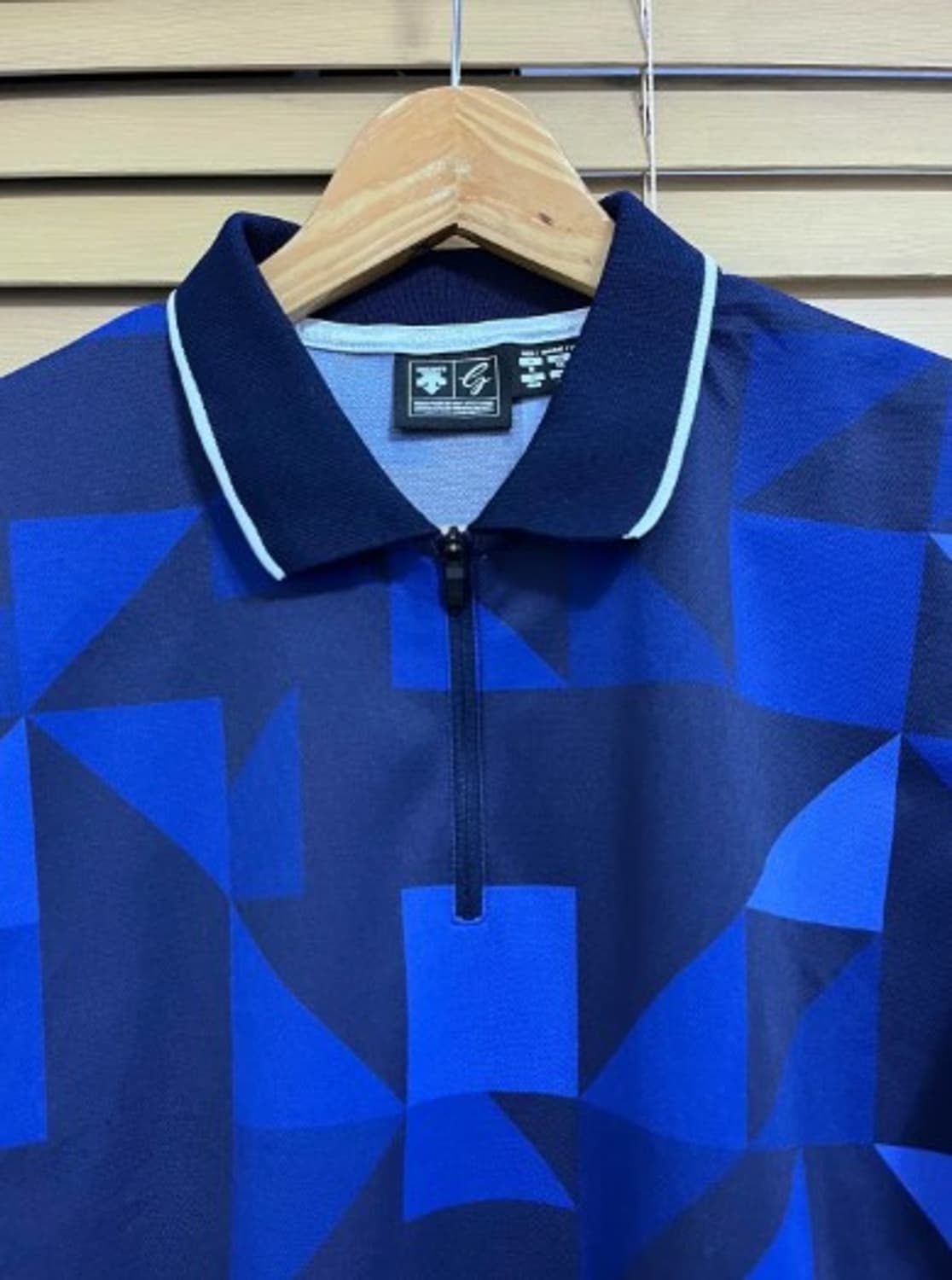 데상트 남성 블루패턴PK반팔티셔츠 95사이즈 상품이미지1