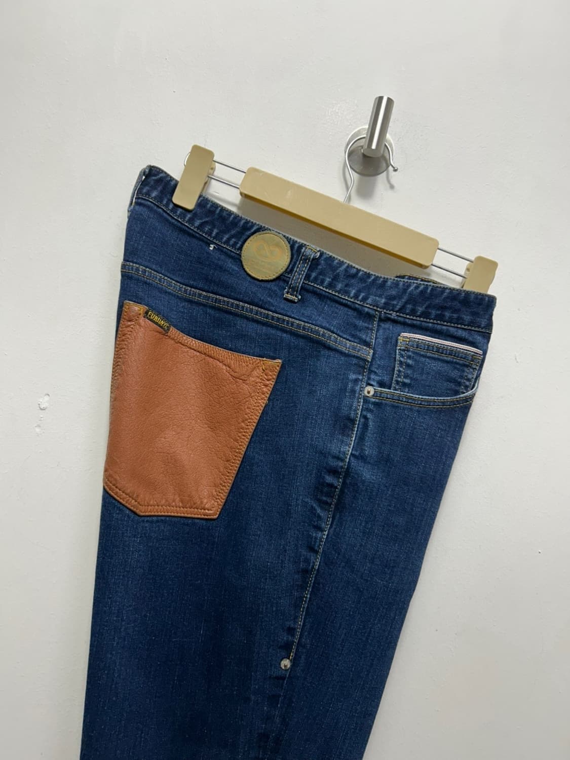 후부 남성 가죽패치 데님팬츠 38사이즈  상품이미지3