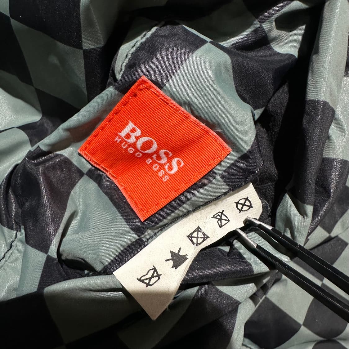 휴고보스 리버시블 체커보드 푸퍼 패딩 상품이미지6