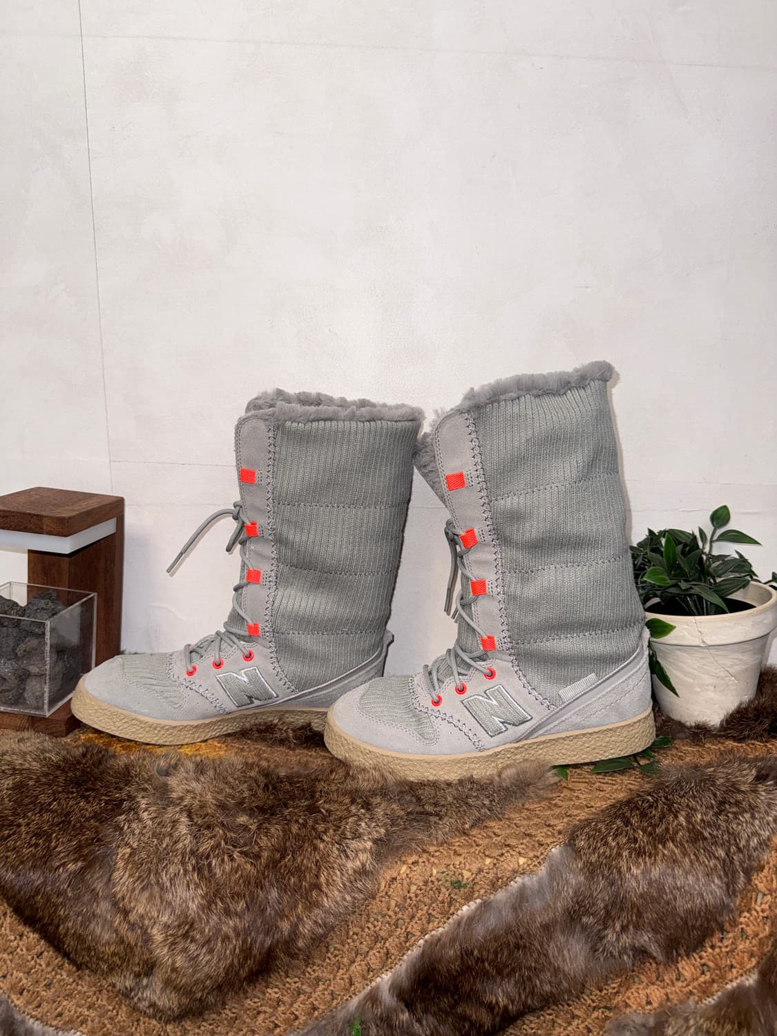 New Balance gray knit fur boots 상품이미지3