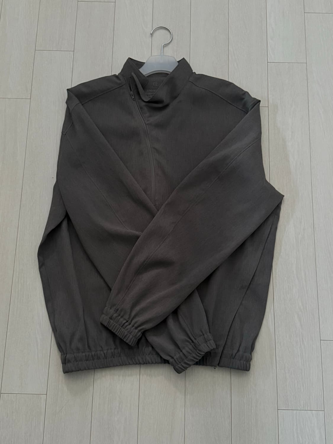 EE CURVED HALF ZIP-UP 상품이미지3