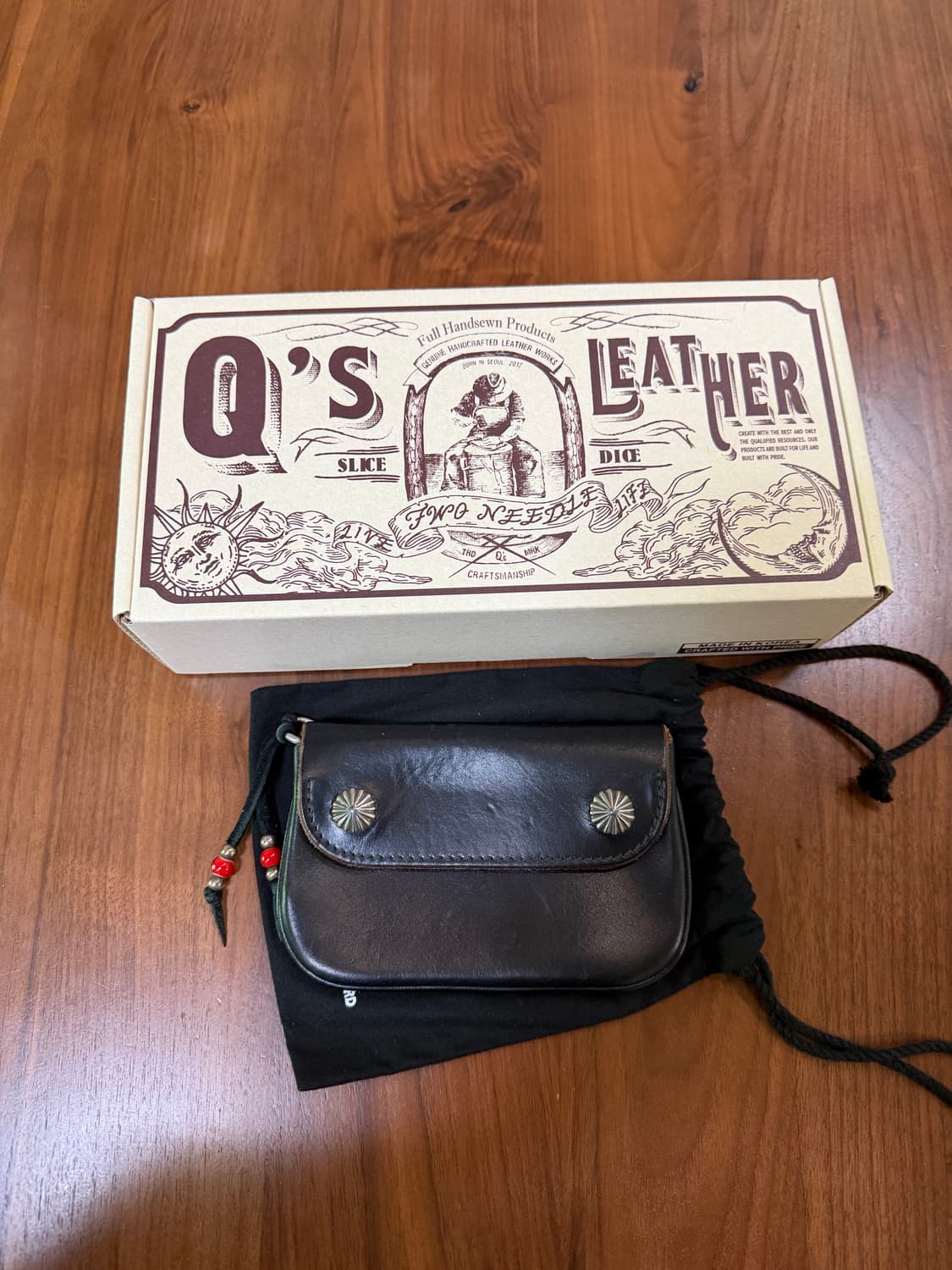 큐스레더 크롬악셀가죽 파우치 지갑 상품이미지1